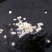 通菜梗炒肉粒的做法步骤3