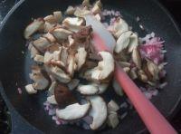 咖喱鲜菇鱿鱼筒的做法步骤5