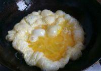 鸡蛋炒豆角的做法步骤3