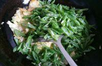 鸡蛋炒豆角的做法步骤4