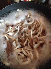 平菇焖面的做法步骤4