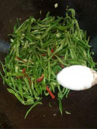 炒青椒的做法步骤5